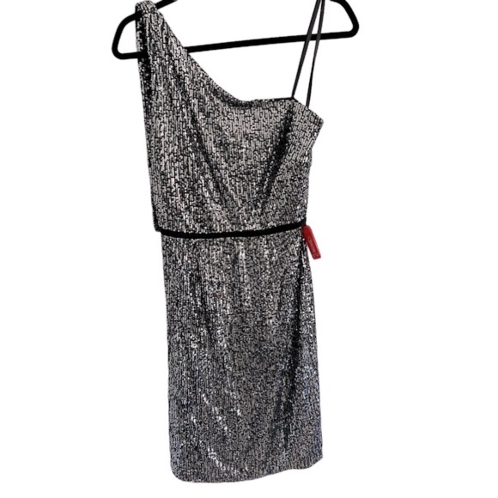 Mac Duggal One-Shoulder Silver Sequin Cocktail Dress - Picture 6 of 10